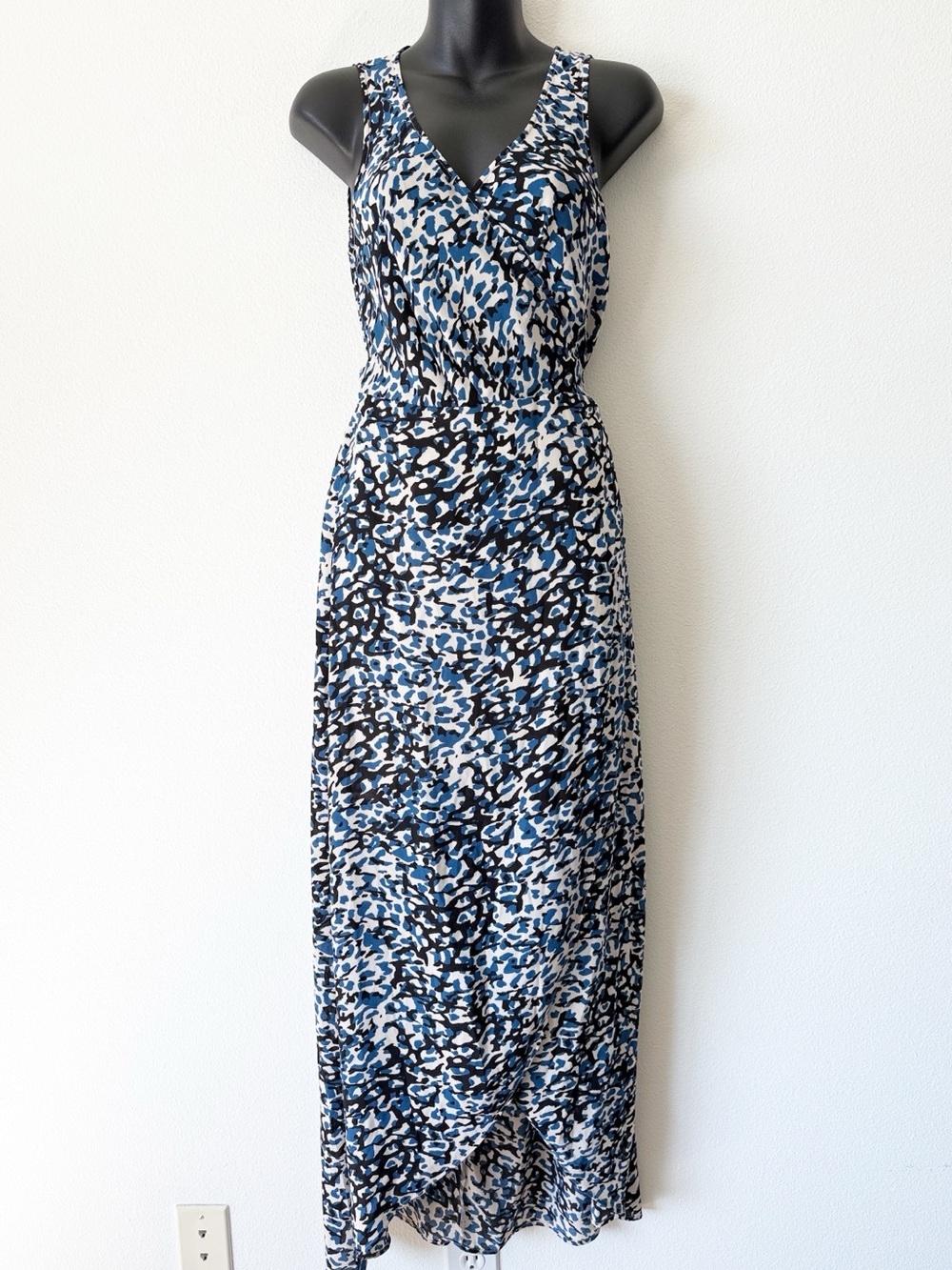 Nordstrom Wrapped Sleeveless Blue Print V-Neck Maxi Dress